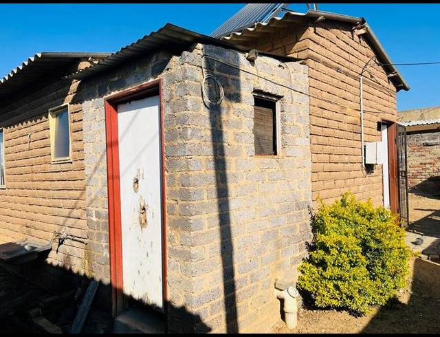 2 BEDROOM HOUSE FOR SALE IN COSMO CITY